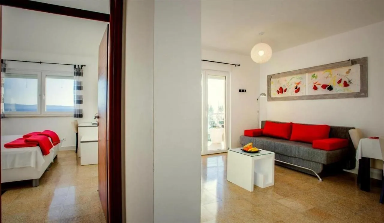 Beautiful Apartment For 3 Adults Next To The Beach Split
