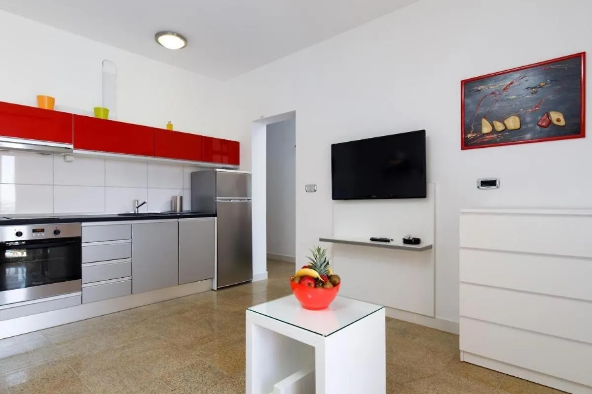 Beautiful Apartment For 3 Adults Next To The Beach Split Croatia