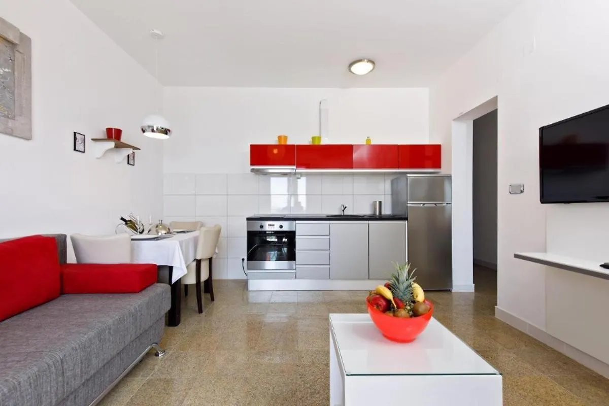 Beautiful Apartment For 3 Adults Next To The Beach Split 0*,